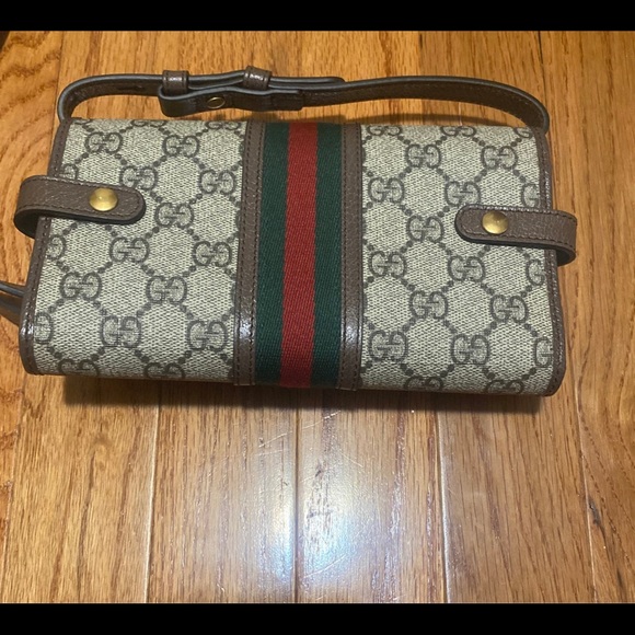 *** Gucci Messenger mini monogram bag *** Like new *** - Picture 1 of 11
